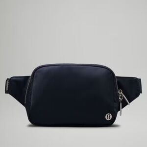 lululemon Everywhere Belt Bag Metal Hardware 2L